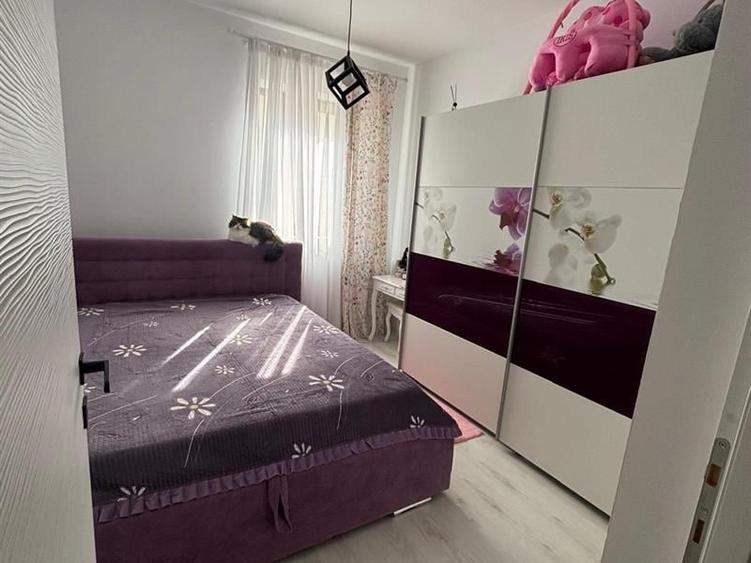 Apartament cu 4 camere decomandat în Sud-Est