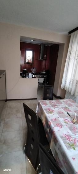 Casă cu 6 camere cu Teren 600 Mp în Kamsas