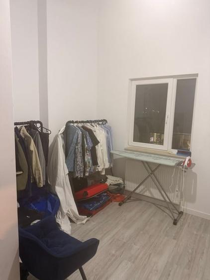 Apartament cu 4 camere decomandat, mobilat în Băneasa