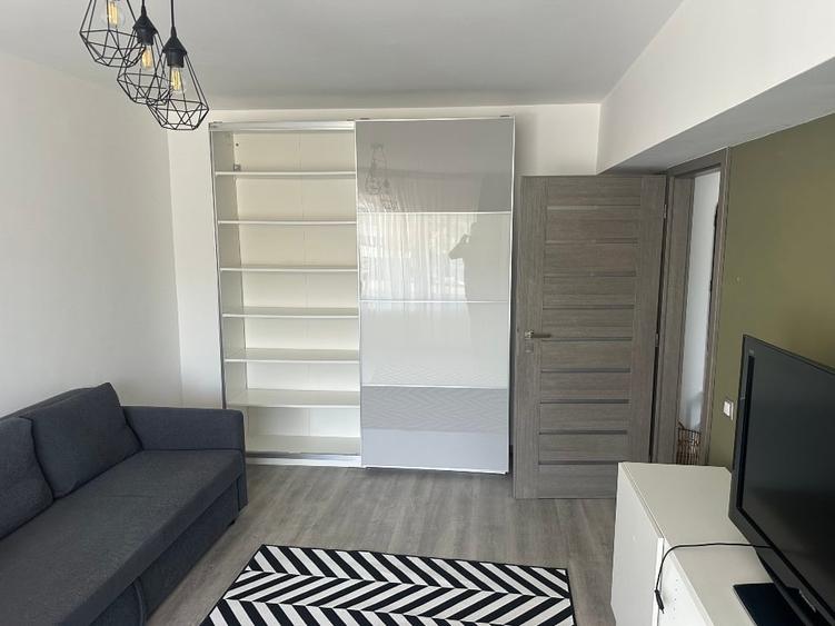 Apartament cu 2 camere decomandat, mobilat în 7 Noiembrie