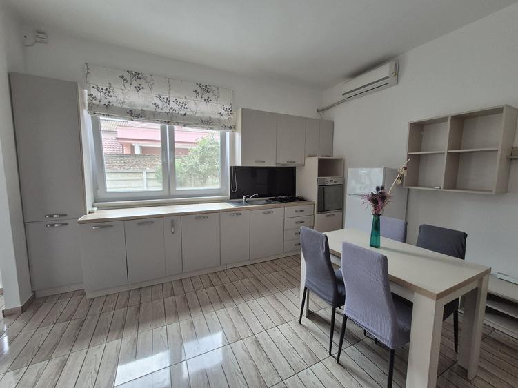 Apartament cu 2 camere decomandat în Bârzești