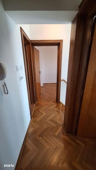 Apartament cu 4 camere în Olimpia-Stadion