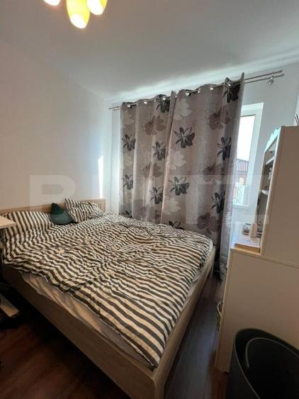 Apartament cu 3 camere semidecomandat, mobilat în Florești