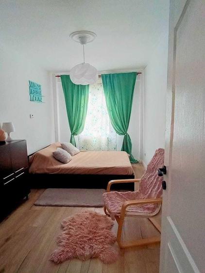 Apartament cu 3 camere decomandat în Florești