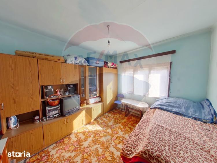 Casă cu 5 camere cu Teren 583 Mp în Sud