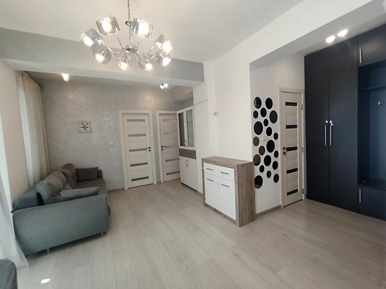 Apartament cu 3 camere decomandat în Bucșinescu