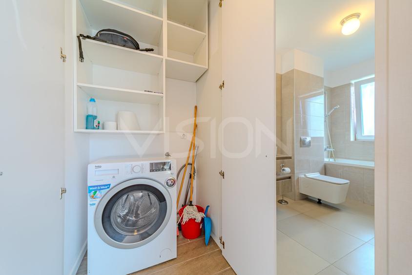 Apartament cu 3 camere semidecomandat în Între Lacuri