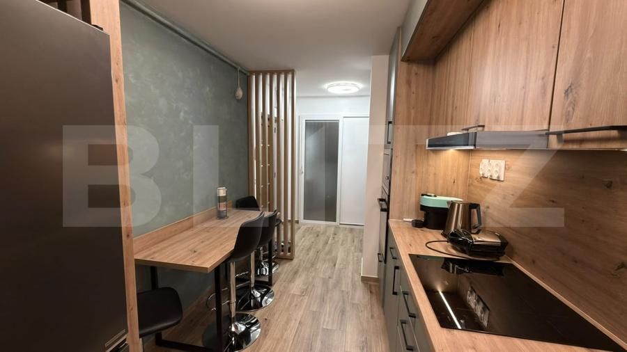 Apartament cu 4 camere decomandat, mobilat în Central