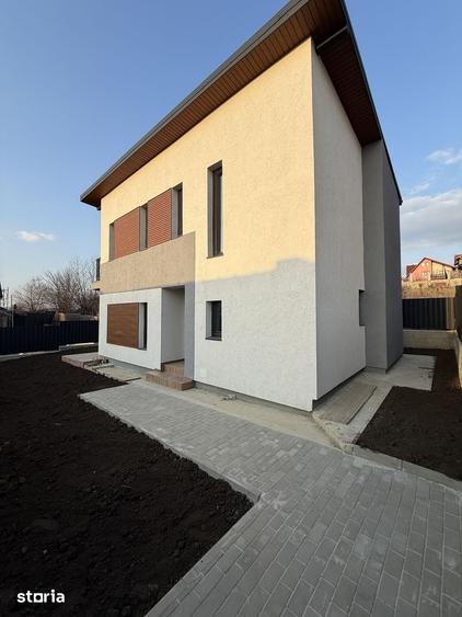 Casă cu Teren 300 Mp în Bucium