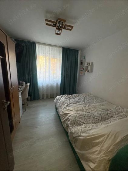 Apartament cu 4 camere decomandat în Central