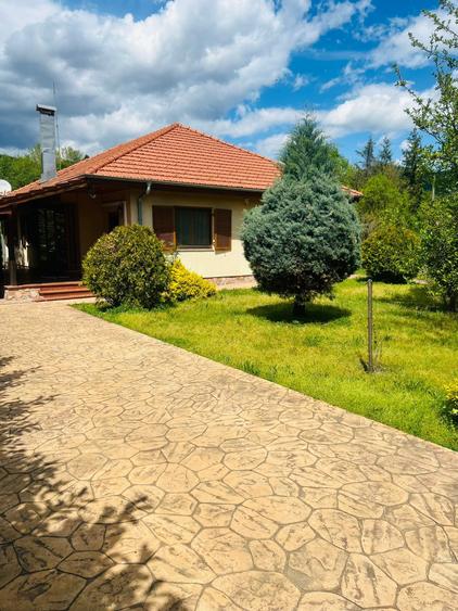 Casă individuală cu 4 camere cu Canalizare în Exterior Vest