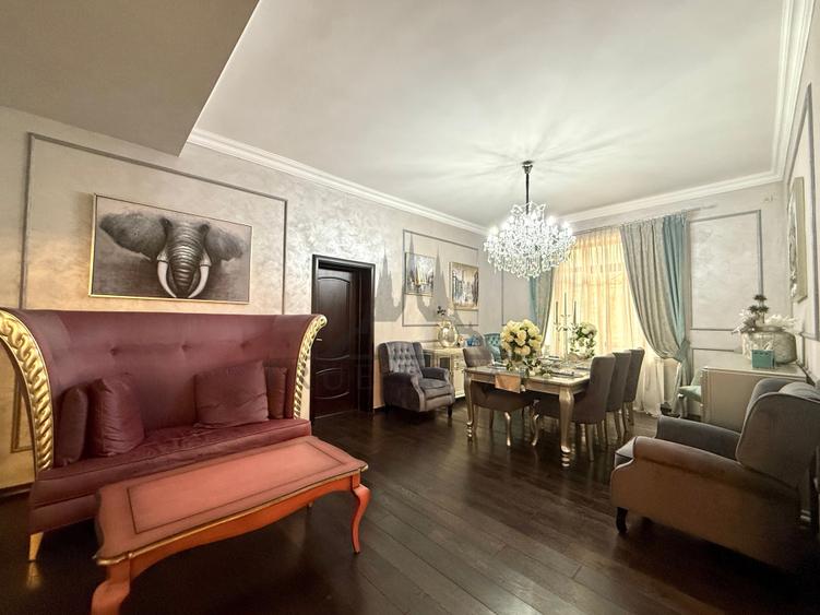 Apartament cu 10 camere decomandat, mobilat în Capitale