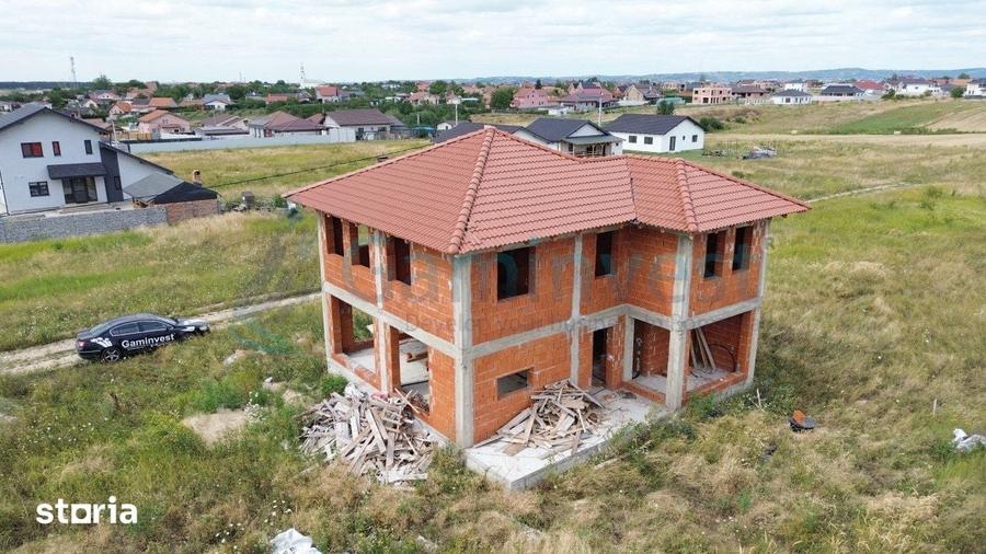 Casă cu 5 camere cu Teren 507 Mp în Cihei