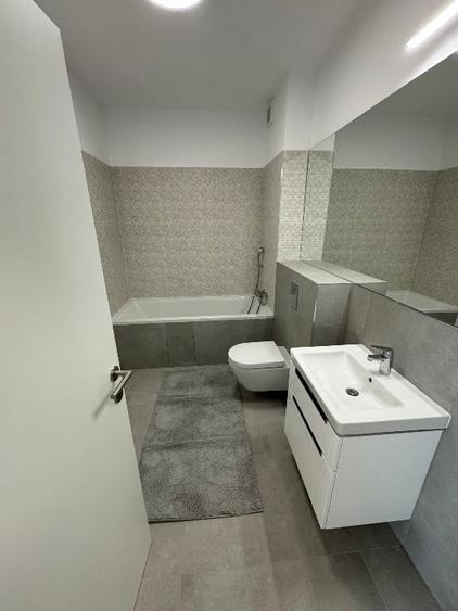 Apartament cu 2 camere semidecomandat, mobilat în Băneasa