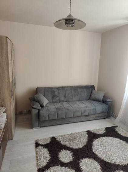 Apartament cu 2 camere semidecomandat în Micro 1