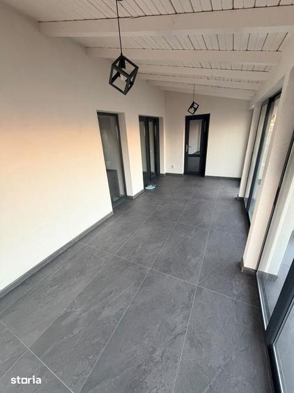 Casă cu 4 camere cu Teren 478 Mp în Săbăreni