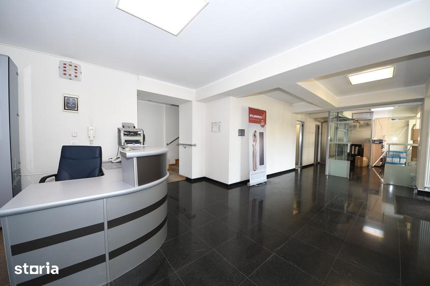 Spațiu comercial, de 480 mp, în Central