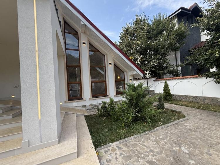 Casă individuală cu 10 camere cu Piscina în Snagov