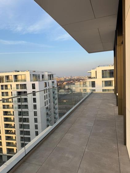 Apartament cu 4 camere semidecomandat în Cotroceni