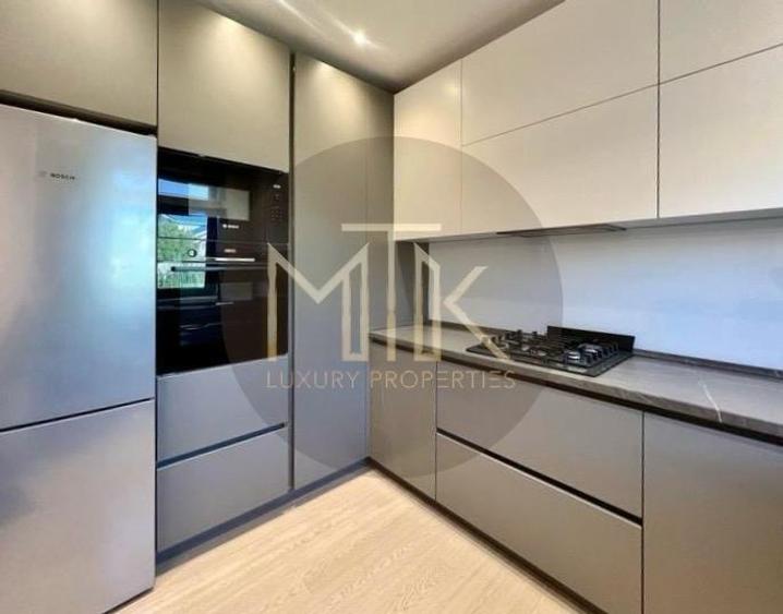 Duplex cu 5 camere cu Canalizare în Sisești