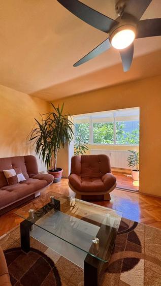 Apartament cu 3 camere decomandat în Bucovina
