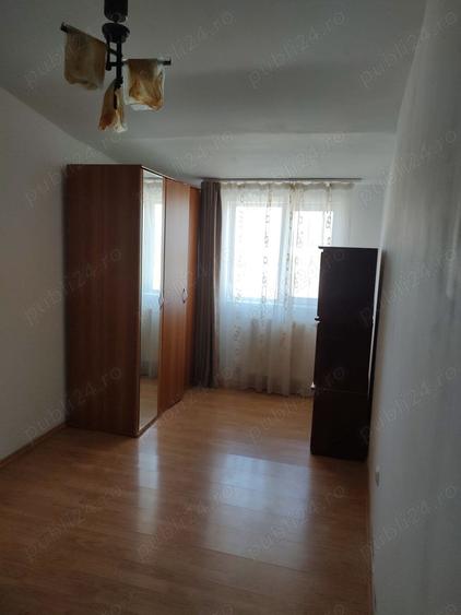Garsonieră decomandată în Sud