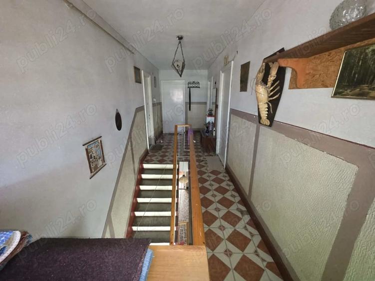 Casă cu 6 camere cu Teren 400 Mp în Babadag