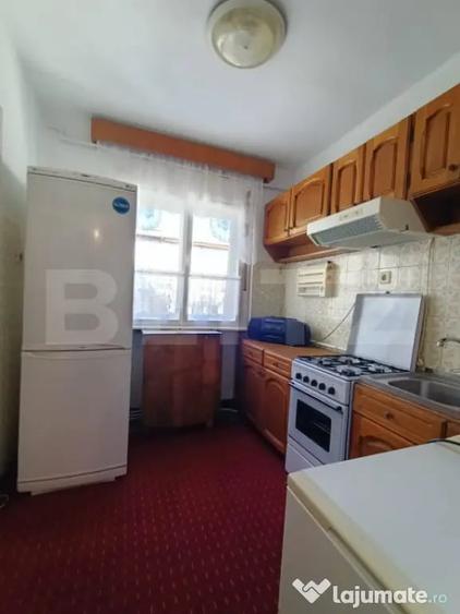 Apartament cu 3 camere semidecomandat în Central