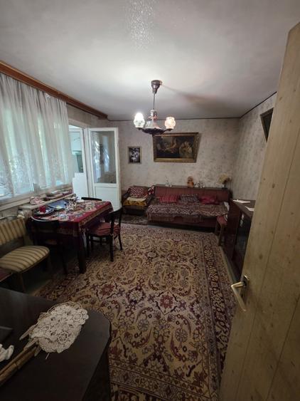 Apartament cu 4 camere decomandat în Berceni