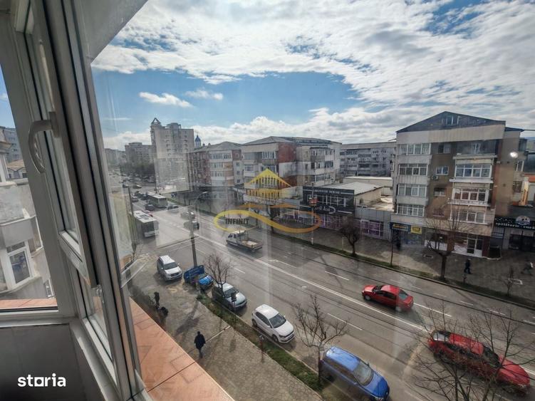 Apartament cu 3 camere decomandat în Ștefan Vodă