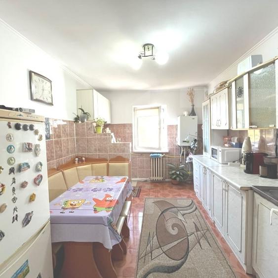 Apartament cu 4 camere decomandat, mobilat în Nord-Vest