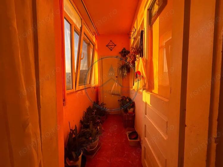 Apartament cu 4 camere decomandat, mobilat în Calea Moldovei