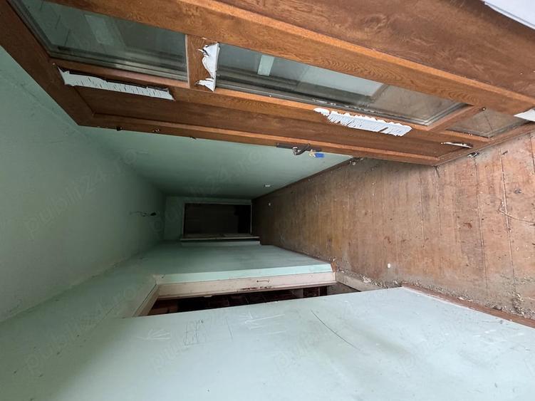 Casă cu 4 camere cu Teren 1300 Mp în Târgu Trotuș