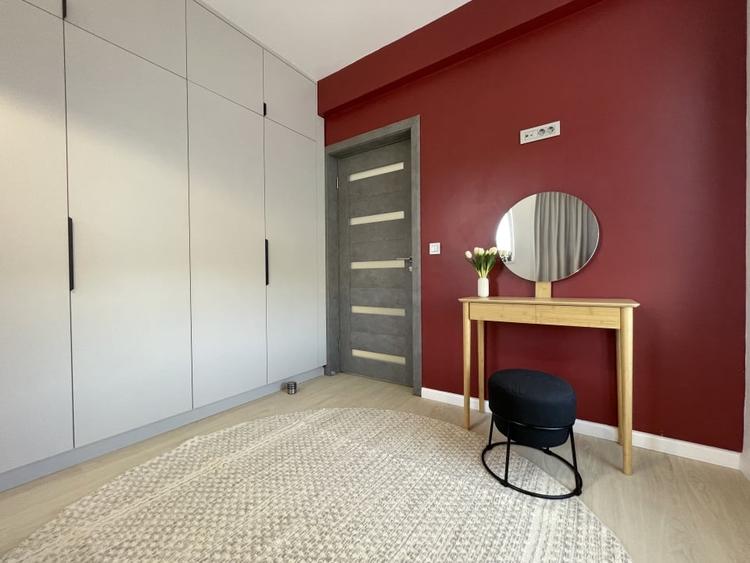 Apartament cu 2 camere semidecomandat, mobilat în Chinteni