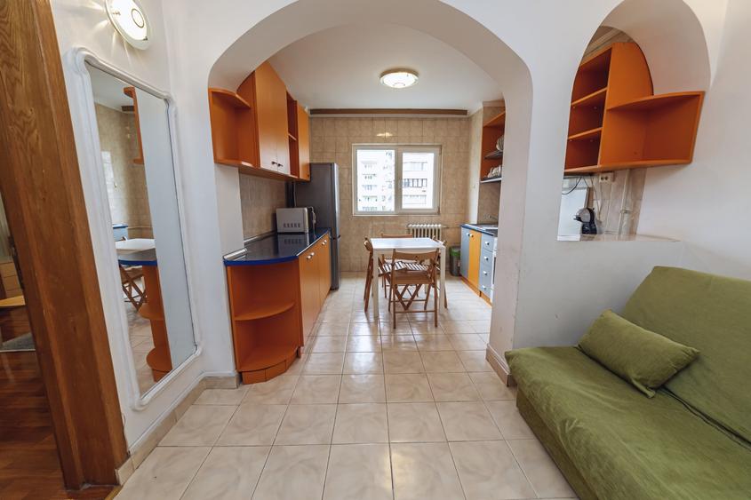 Apartament cu 2 camere semidecomandat, mobilat în Moșilor