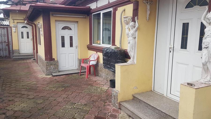 Casă cu 5 camere cu Teren 250 Mp în Chercea