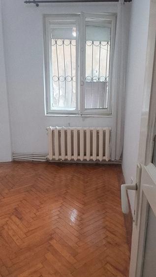 Apartament cu 3 camere decomandat în Universitate