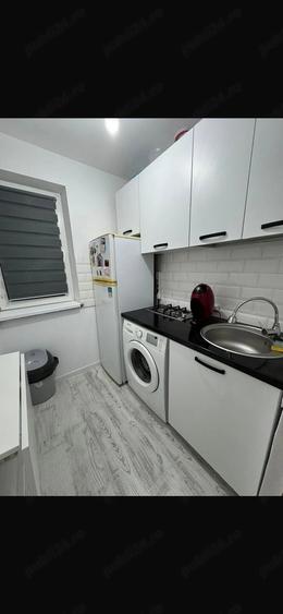 Apartament cu 2 camere semidecomandat, mobilat în Valea Rosie