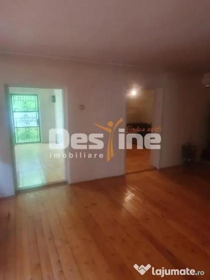 Casă cu 4 camere cu Teren 1280 Mp în Central