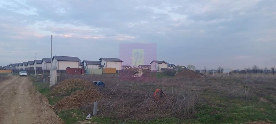 Sabareni, teren curti-constructii 610 mp cu utilitati - 3