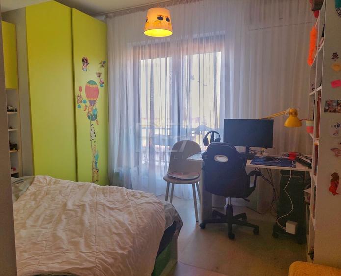 Apartament cu 3 camere decomandat, mobilat în Alexandriei