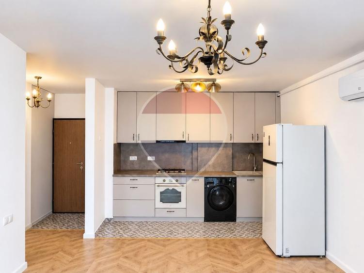 Apartament cu 2 camere semidecomandat, mobilat în Florești