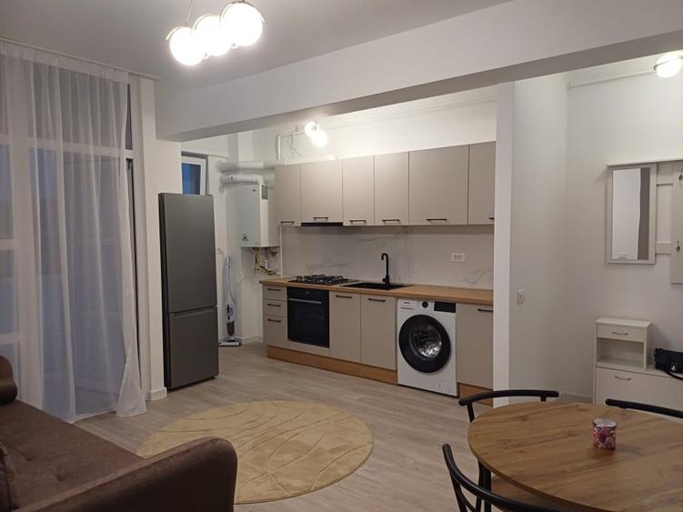 Apartament cu 2 camere semidecomandat, mobilat în Lunca Cetățuii