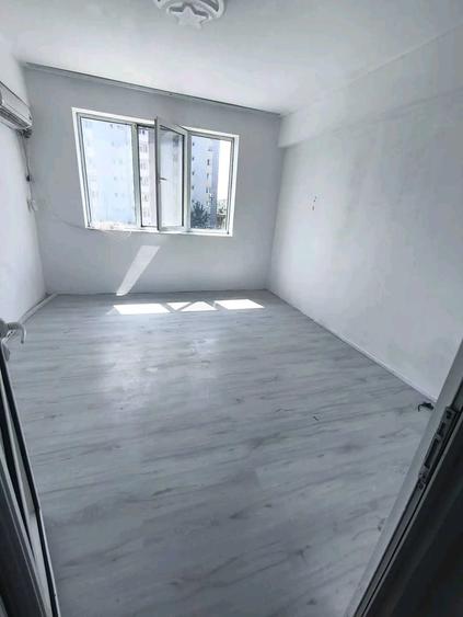 Garsonieră decomandată în Zahana