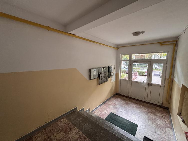 Apartament cu 3 camere decomandat în 1 Decembrie 1918