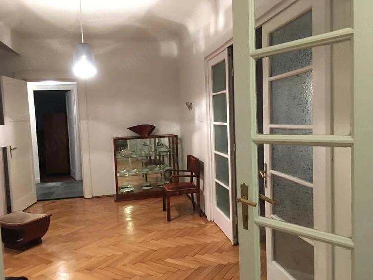 Apartament cu 6 camere decomandat în Central