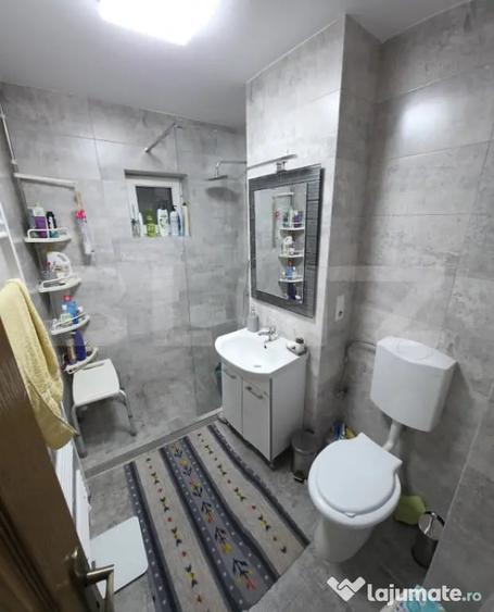 Apartament cu 4 camere decomandat în Calea Moldovei