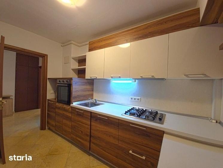 Apartament cu 3 camere decomandat în Domenii
