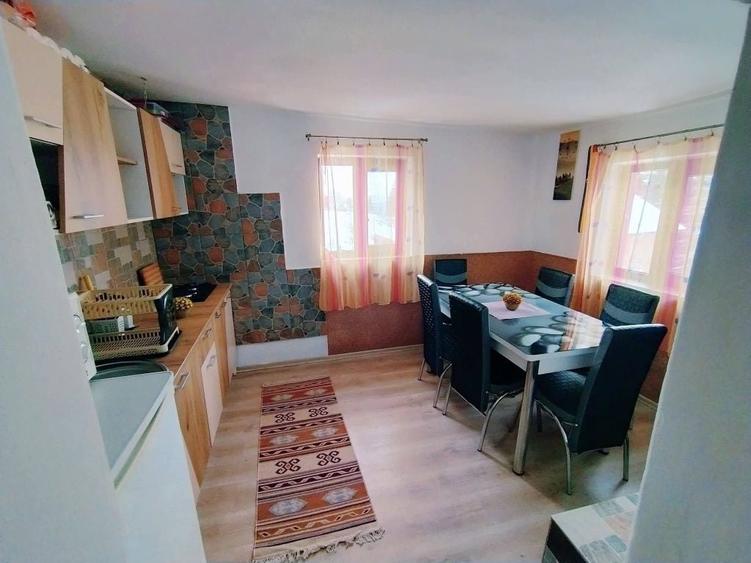 Casă cu 2 camere în Petros