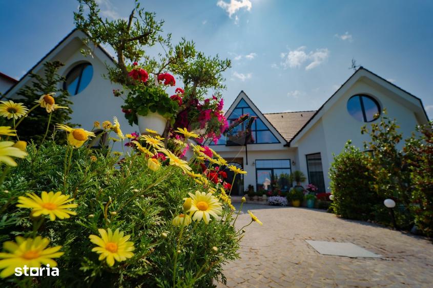 Casă cu 5 camere cu Teren 1000 Mp în Cumpăna